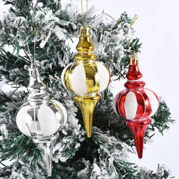 Gourd Painted Christmas Balls: Elegant Holiday Styling